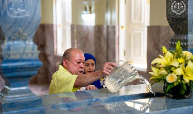 Agong, Raja Permaisuri berangkat ziarah makam Almarhum Tunku Laksamana