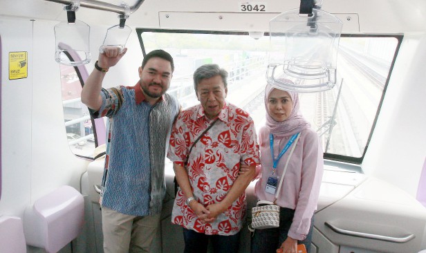 Sultan Selangor luang masa sejam naiki LRT3 lalui 20 stesen
