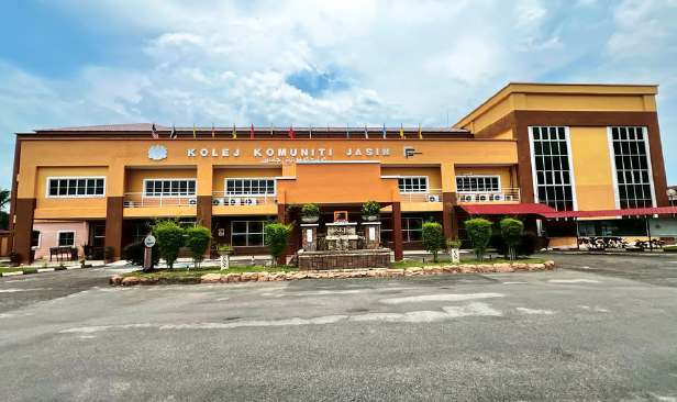 Waspada penipuan perolehan palsu guna nama, identiti Kolej Komuniti Jasin - Pengarah