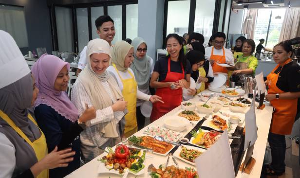 'Press & Pan' eratkan hubungan NexG dan media