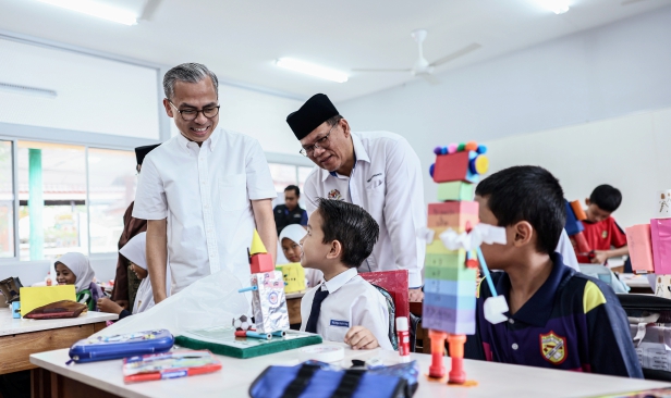 PDRM, MCMC diarah siasat kandungan hina Nabi Muhammad - Fahmi Fadzil
