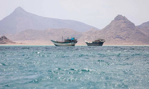 Trafik di Selat Hormuz menurun, pergerakan kapal di Bab El-Mandeb meningkat