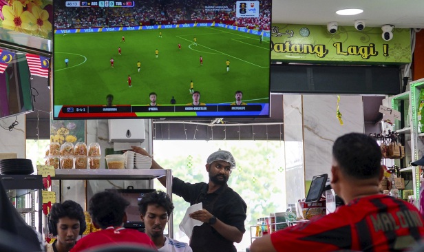 Bahang Piala Dunia: Restoran mamak untung 30 peratus