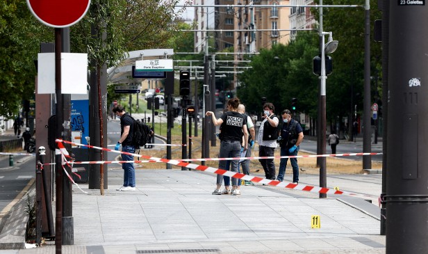 3 wanita cedera insiden tikam di Paris, suspek alami gangguan psikiatri ditahan