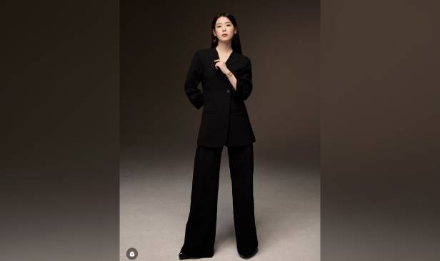 IU batal konsert, tangguh album akibat penyakit kronik