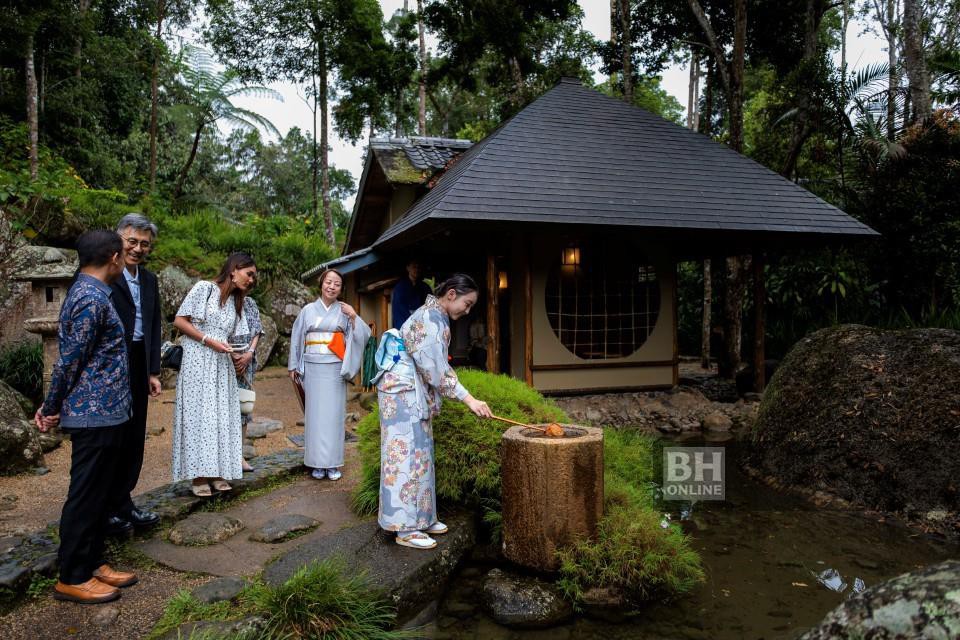 JAPANESE TEA CEREMONY_2afffe62f14b4bab83b391affa78a9ed