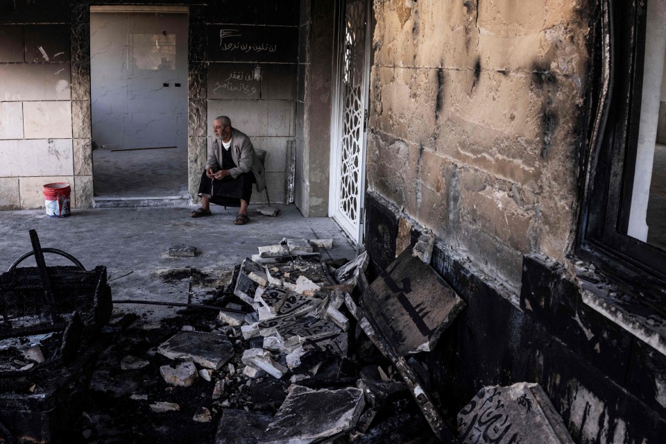 Peneroka haram Israel bakar 2 masjid di Tebing Barat
