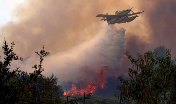 350,000 penduduk dipindahkan akibat kebakaran hutan di Perancis, Sepanyol