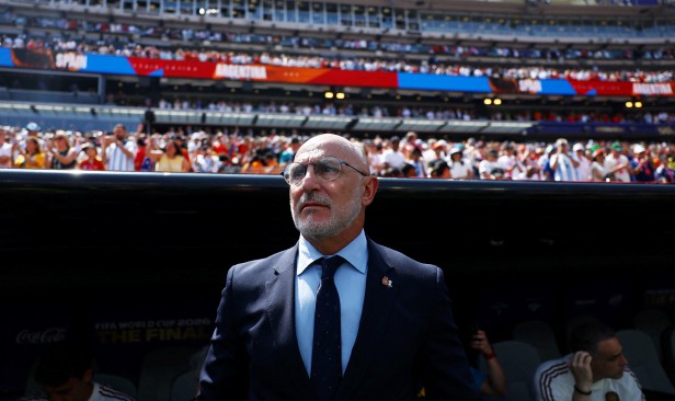 De la Fuente santuni mangsa kebakaran Madrid